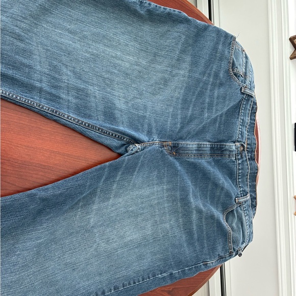 Levi 550 - Picture 2 of 5